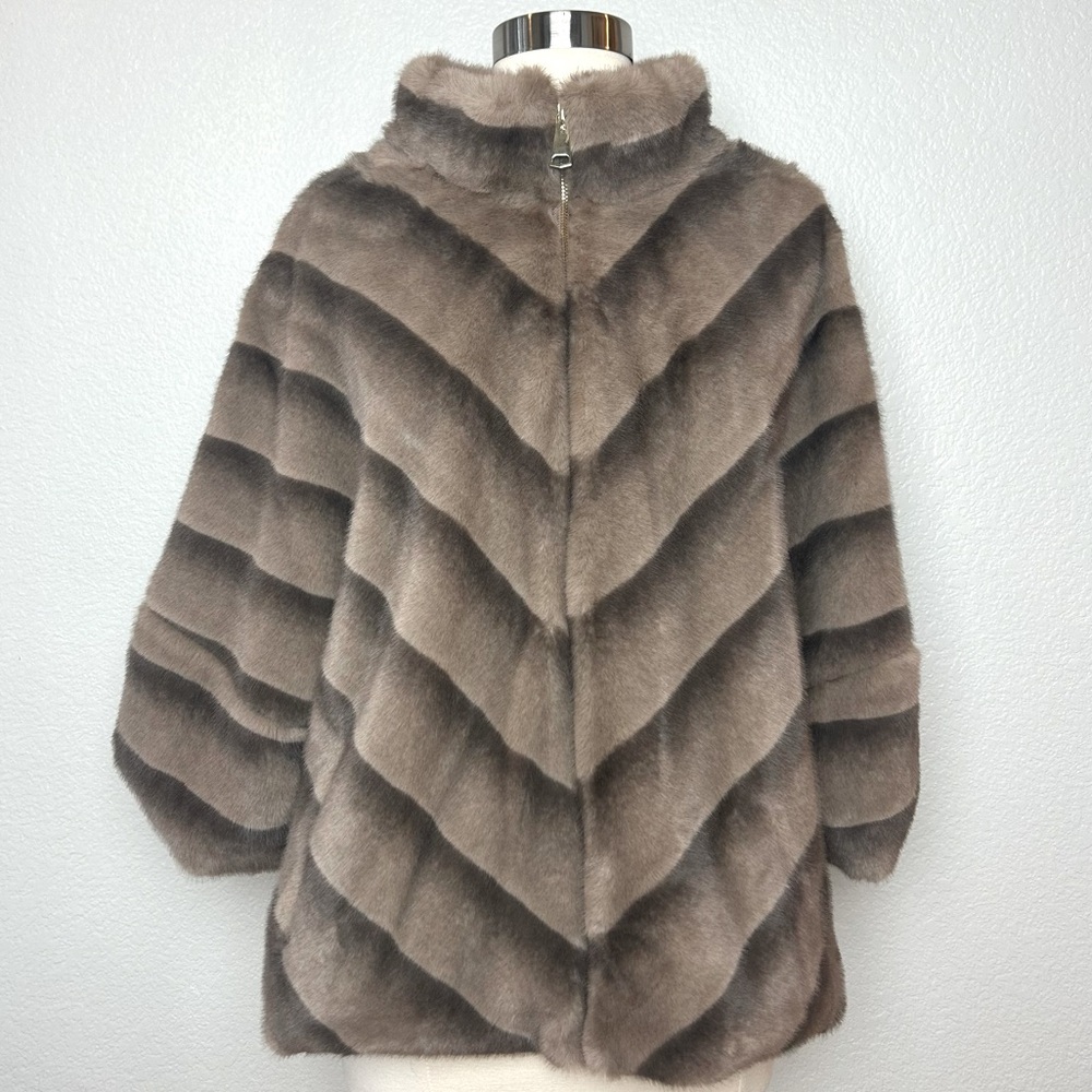 Winter Faux Fur Jacket Women's One Size Taupe Full Zip Pockets Warm Fur Coat NWT
